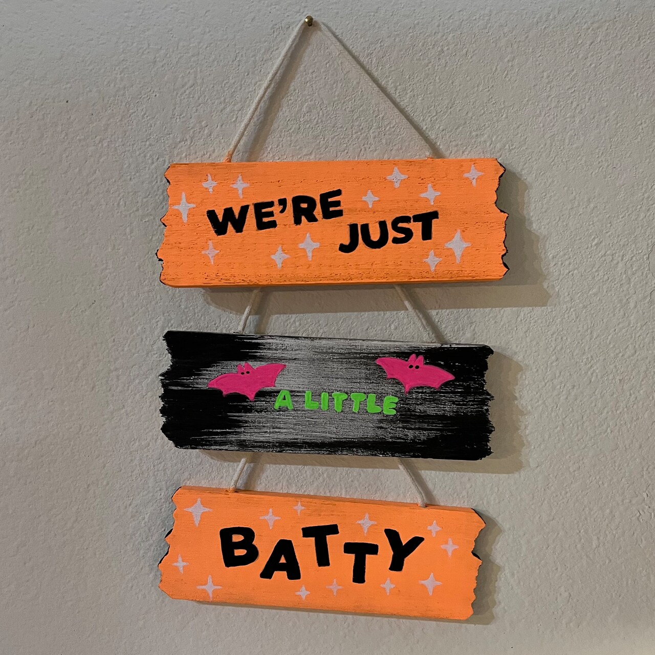 Crafting Basics: Painted Halloween Hanging Sign with @ProbablySketch